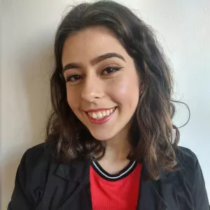 Larissa - Professor de física - Caxias do Sul (Rio Grande do Sul)