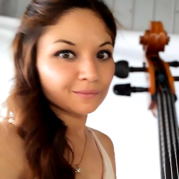 Licenciada en violoncello con mención en teorías musicales de la universidad Nacional de Cuyo hace clases!