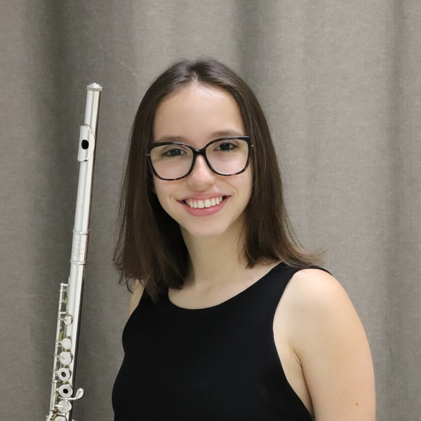 Professional flutist offers flute and music theory lessons in and around Zurich!