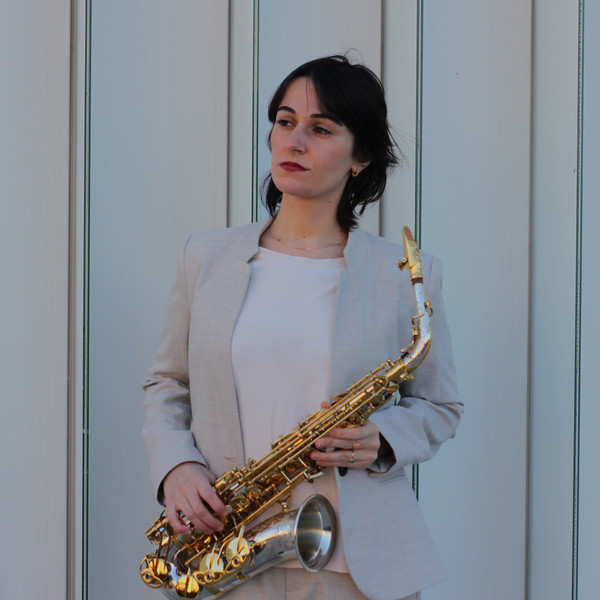 Laureata in Sassofono Jazz propone lezioni private di Sax classico o jazz a Milano