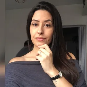 Ariane - Prof de história - Parque Fernanda
