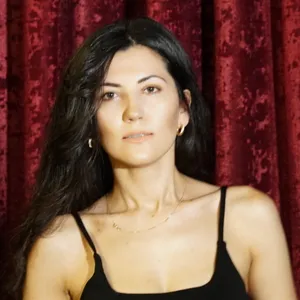 Özge - Tiyatro öğretmeni - Ankara