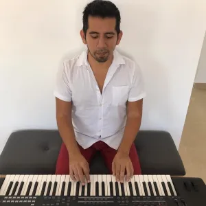 Eric - profesor de piano - Playa del Carmen