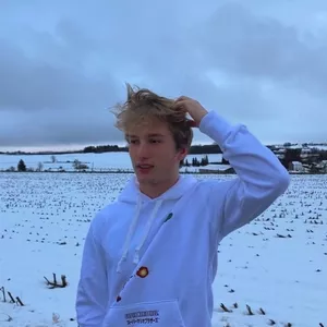 Lucas - Prof de maths - Neufchâteau