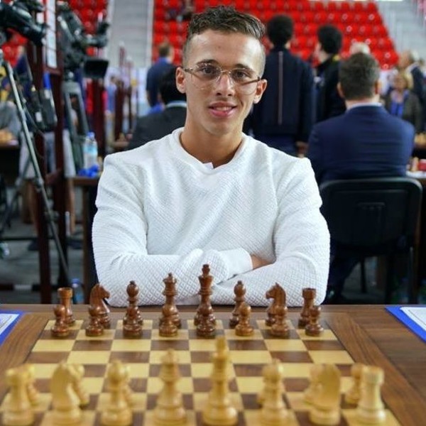 Grand maître international (2510 élo) donne cours particuliers d'échecs par Skype ou à domicile à Paris ou Strasbourg