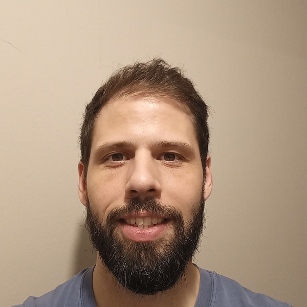 Estudiante de Bioingenieria y Licenciado en Educación Física enseña álgebra y cálculo básico además materias como biología, fisiología o anatomía