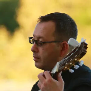 Timur - Guitar tutor - Lake Forest