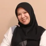 Indah - Guru matematika - Medan