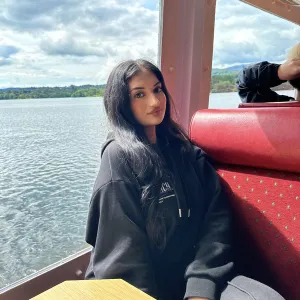 Simran - Make-up tutor - London