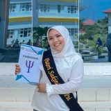 Puteri - Guru dukungan untuk siswa dengan yang memiliki keterbatasan fisik - Bebesen