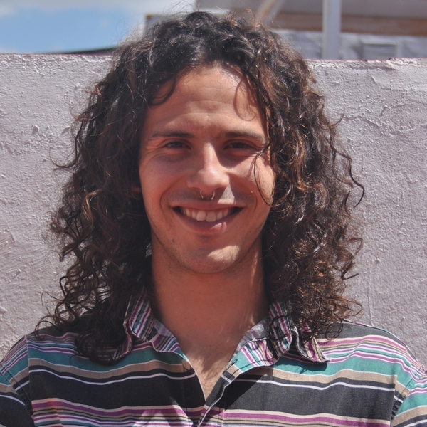 Profesor de Hatha, Vinyasa y power yoga. Certificado por el instituto eurpoeo de yoga (300 hrs). Individual o en grupos.