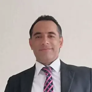 Julio César - Profe de aide à la rédaction de mémoires et thèses - Morelia