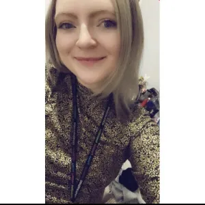 Charlotte - History tutor - Saltcoats