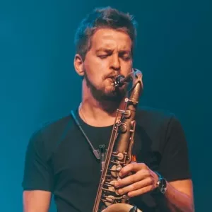 Nilton Cezar - Professor de Saxofone - Consolação