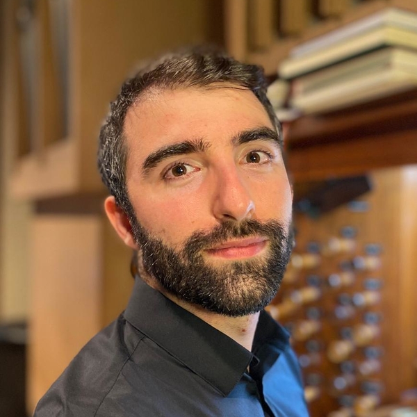 Diplomé du 3ème cyclein Orgel vom Conservatoire de Toulouse - Bachelor in Kirchenmusik von EHK Halle