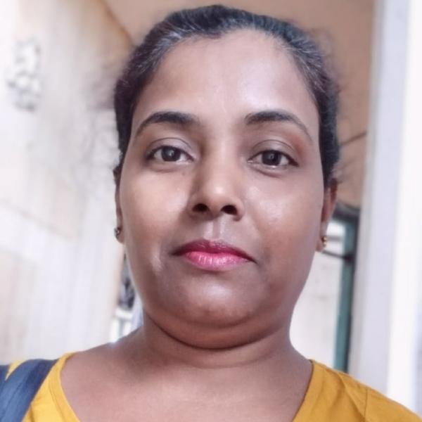 Professional Bengali teacher Pampa Dutta is giving online bengali classes kolkata india
