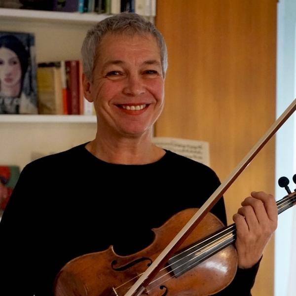 Geigerin und Geigenlehrerin mit mehr als 30jähriger Italien-Vita sucht in Deutschland neuen Wirkungskreis!