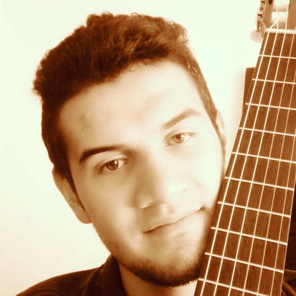 Maestro en música (Guitarrista clásico) para que aprendas guitarra clásica en Bogotá!!