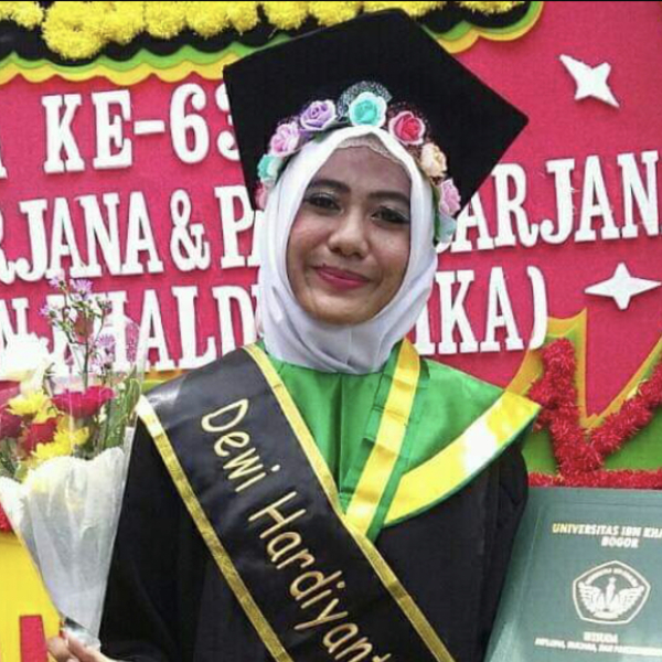 Lulusan D3 Keuangan & Perbankan Syariah Fakultas Ekonomi di Universitas Ibn Khaldun Bogor