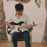 Wanna learn guitar from scratch or are you stuck somewhere in your progress? Then welcome to my guitar course for beginners and advances level tutorials.