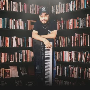 Martín - Profe de piano - Tristán Suárez