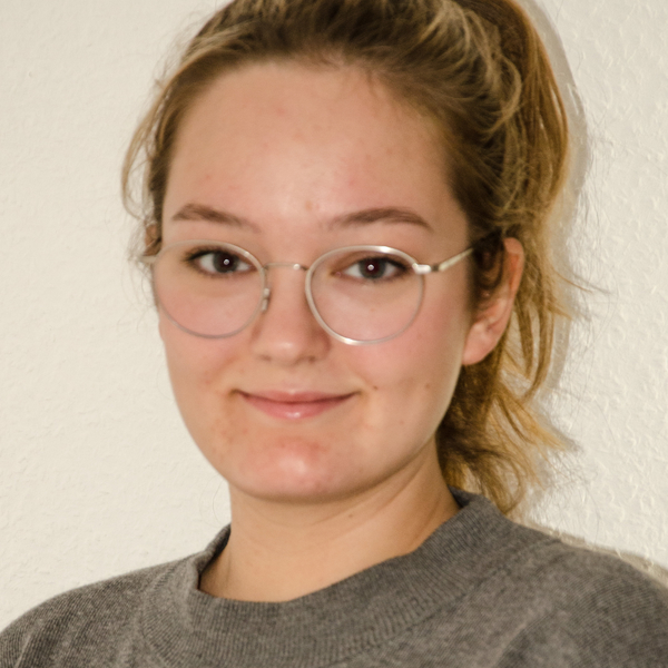 Animierter Englisch-Unterricht in Wien, mit einer Absolventin einer bilingualen Schule und Primarstufenlehramts-Studentin