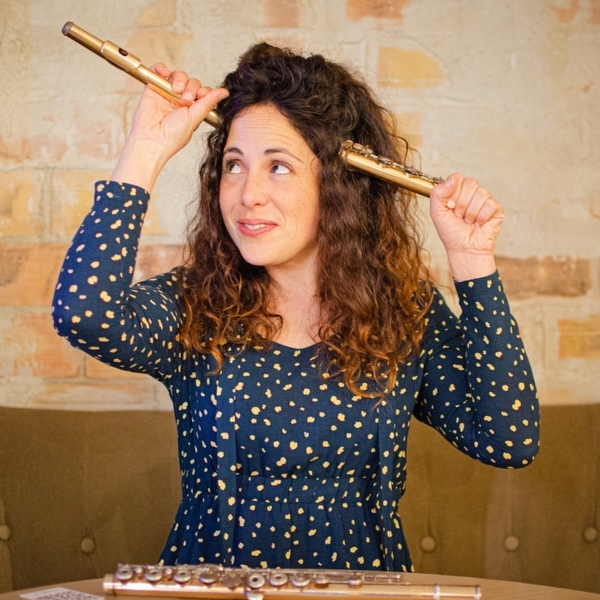 Sonia: Flautista. Profesora de música: flauta travesera, flauta de pico y lenguaje musical en Oviedo