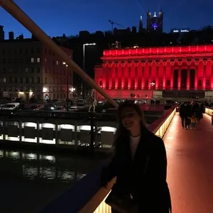 Marie - Prof d'aide aux devoirs - Fontaine-lès-Dijon
