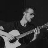 Lucas - Prof de viola - Camargos