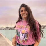 Noemi - Profe de diseño de indumentaria y textil - 