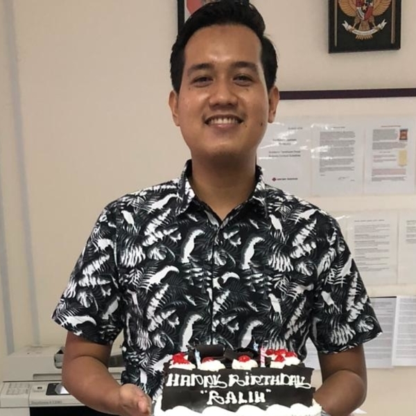 Mahasiswa yang menawarkan Jasa mengajar Bahasa Indonesia, dengan pengalaman 1 tahun berjalan