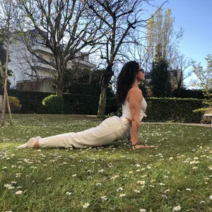 Sarra - Prof de yoga - Grilly