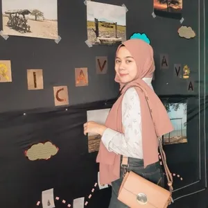 Sri Herawati - Guru mandarin - Bandung