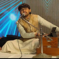 Professional Singer and a Post Graduate from Banaras Hindu University(B.H.U) in Hindustani Vocal with 10 years of experience gives classes for Vocal-Indian Classical,Ghazal,Bhajan etc and Instruments.