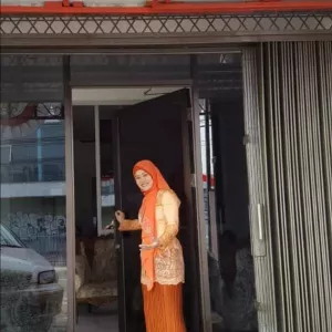 Desi - Guru akuntansi - Kecamatan Palmerah