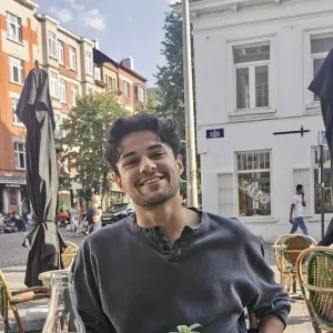 Naim - Prof de néerlandais - Bruxelles