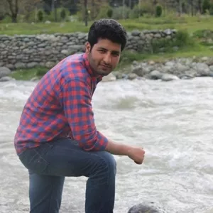 Uzair - Physics tutor - Srinagar