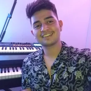 Cristian Giovanny - profesor de teclado - Bogotá
