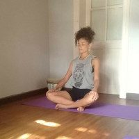 Prácticas de Yoga para todas las edades, en busca del Bienestar Corporal Consciente- Esencia en Movimiento
