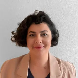 Yasemin - Türkçe öğretmeni - 