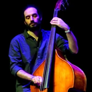 Andrea - Profe de guitarra eléctrica - Sant Adrià de Besòs