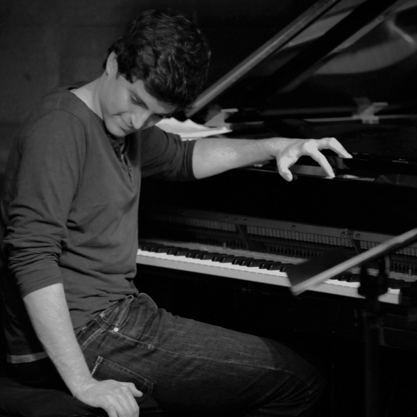 Piano Lessons in Berlin: jazz, improvisation, harmony and ear training. An intuitive approach.