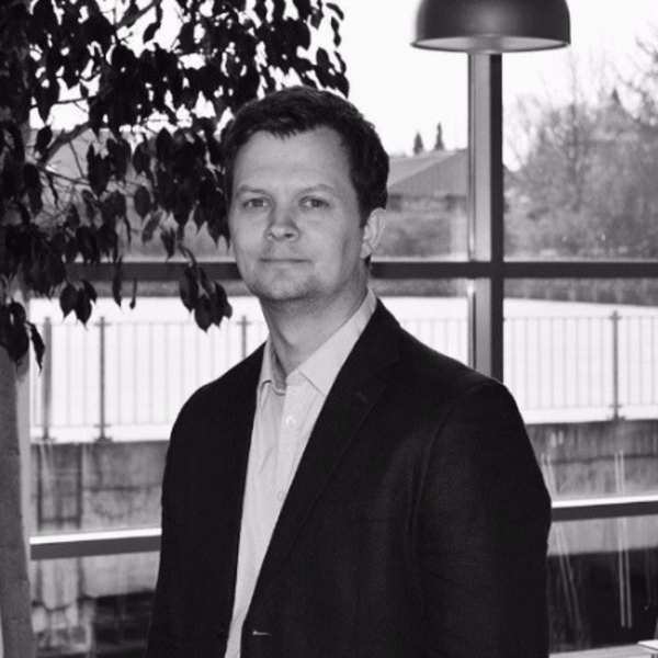 Lektor med mange års undervisningserfaring tilbyder hjælp inden for lektiehjælp, undervisning, vejledning og eksamensforberedelse.
