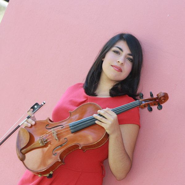 Profesora de Iniciación musical, violín, viola, Lenguaje Musical y directora de coro
