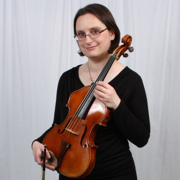 Violin & Viola teacher & performer with over 30 yrs professional experience and Top String Teacher of Province Award. All levels of theory/harmony & music history also offered.