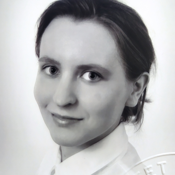 Pasjonatka angielskiego, ucząca od trzech lat. Przygotowuję uczniów ósmych klas oraz maturzystów do egzaminu - z bardzo dobrym skutkiem :)