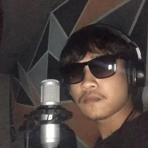 Gilang - Guru produksi film - 