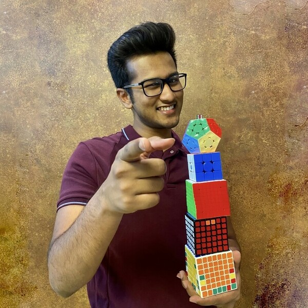 Strategic Rubik's Cube sessions to help you learn any puzzle with ease. 3x3,4x4, Blindfold and a lot more.