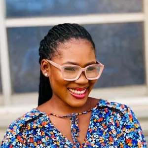 Christianah - Support for students with a reading disorder tutor - Ondo