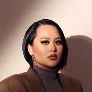 Anh Thi - Prof de maquillage - Drogenbos